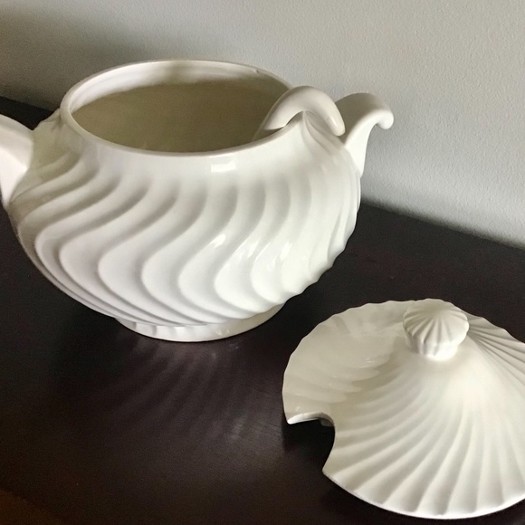 Ceramic Soup Tureen - Picture 5 of 9